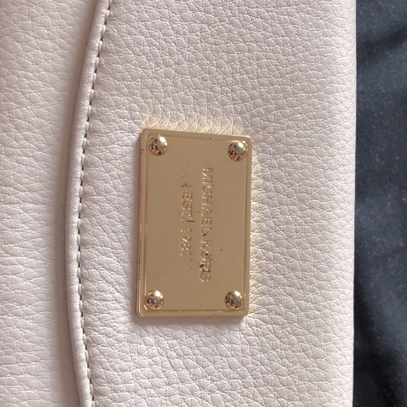 White New Michael Kors wallet - Picture 2 of 6